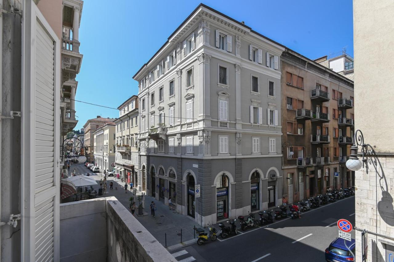 Adria Luxury Residence - Centro Trieste Exterior foto